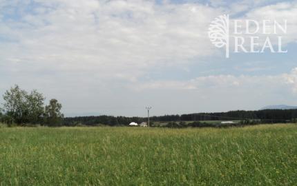 Stavebný pozemok v intraviláne obce Sklené