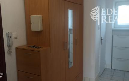 Zrekonštruovaný a zariadený 3-izbový byt