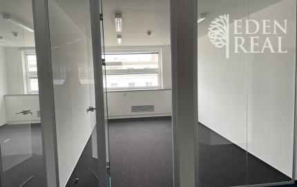 *Menšia kancelária na Flexifloor, BBC 1 na Plynárenskej ul.