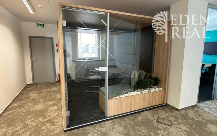 *Menšia kancelária na Flexifloor, BBC1 na Plynárenskej ul.