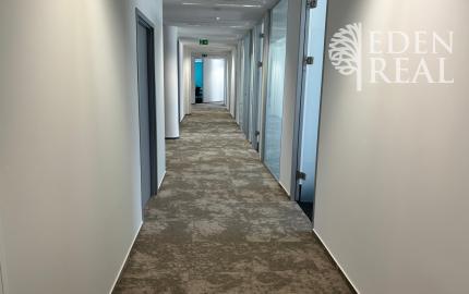 *Menšia kancelária na Flexifloor, BBC1 na Plynárenskej ul.