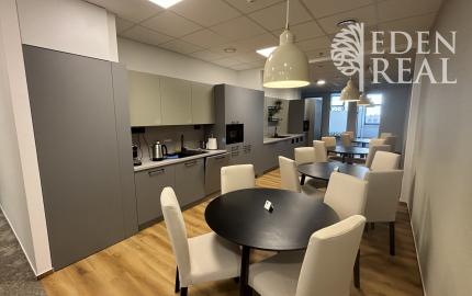 *Reprezentatívne kancelárie pre 3 osoby, BBC5, FLEXIFLOOR