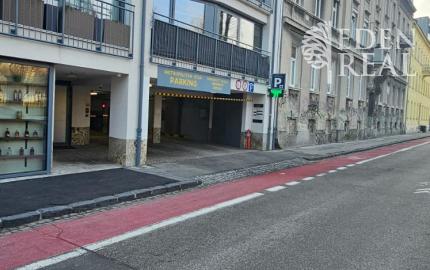 Garážové státie v Metropolitan Star pri Prezidentskom paláci