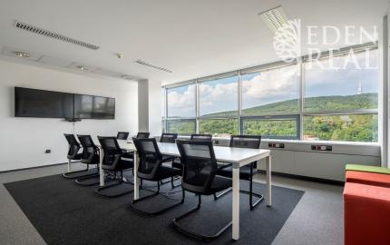 Administratívny blok - 6 kancelárií  v modernej budove