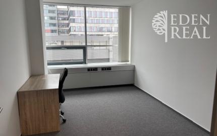 Malá kancelária v modernom objekte na Patrónke, 16,19 m2, 5. posch.