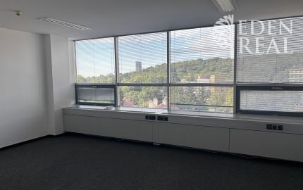 Samostatný kancelársky blok s krásnym výhľadom, 16. p.