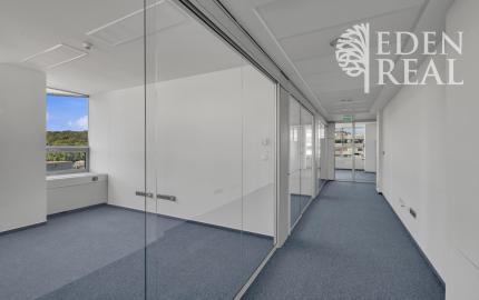 Samostatný kancelársky blok s krásnym výhľadom, 16. p.