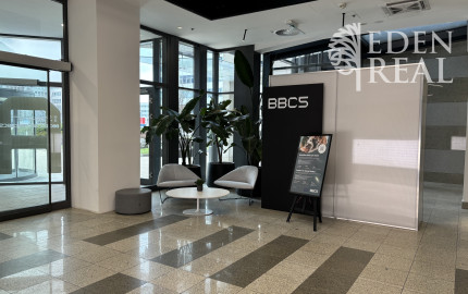 Reprezentatívna kancelária pre 4 osoby, BBC5, FLEXIFLOOR