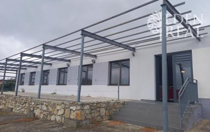 Showroom, obchod či sklad v uzatvorenom areáli