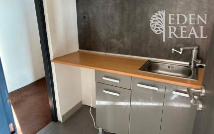 Showroom, obchod či sklad v uzatvorenom areáli