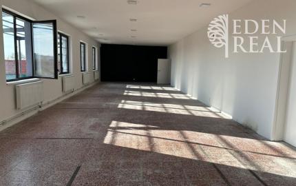 Showroom, obchod či sklad v uzatvorenom areáli