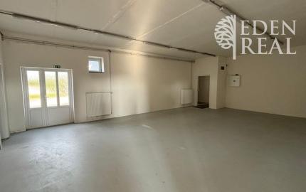 Showroom, obchod či sklad v uzatvorenom areáli