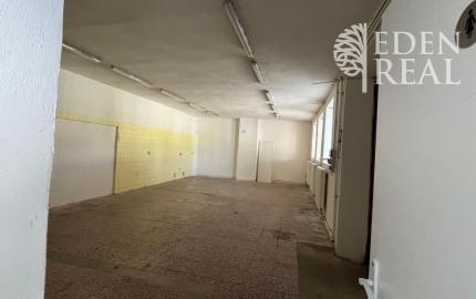 Showroom, obchod či sklad v uzatvorenom areáli