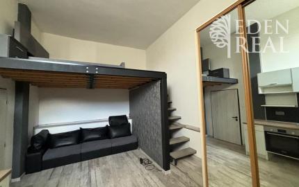 Showroom, obchod či sklad v uzatvorenom areáli