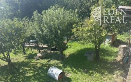 Chata v lesnom prostredí s krásnym výhľadom