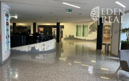 Malé kancelárie v modernej budove BBC1