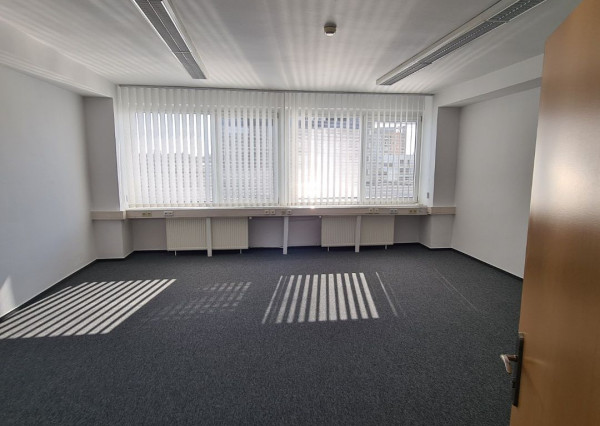 Kancelárie v zrekonštruovanej budove - rôzne výmery