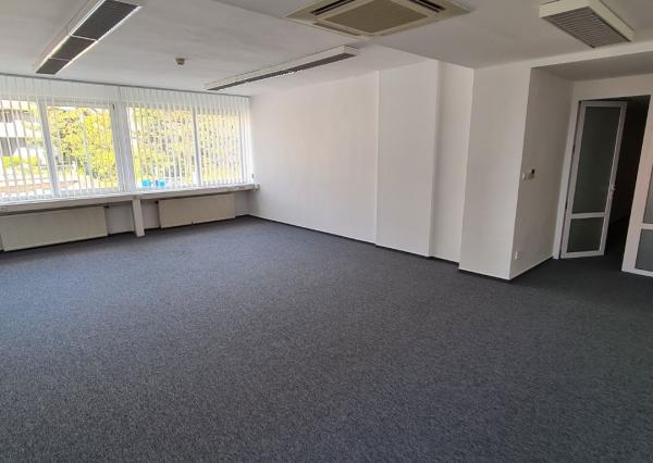 Kancelárie v zrekonštruovanej budove - rôzne výmery