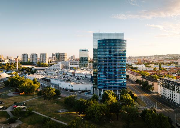 Moderné kancelárie v Polus Tower 1 pri Kuchajde, 11. posch.