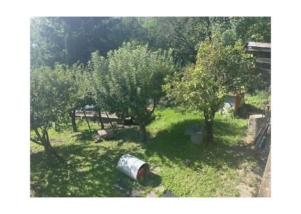 Chata v lesnom prostredí s krásnym výhľadom na pozemku 489m2