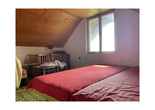 Chata v lesnom prostredí s krásnym výhľadom na pozemku 489m2