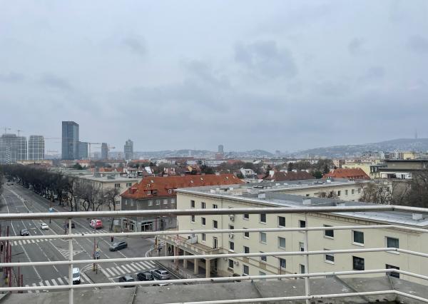 *Administratívne priestory v BBC1, 6.posch., blok A