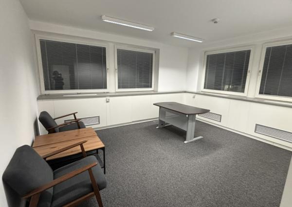 *Administratívne priestory v BBC1, 6.posch., blok A