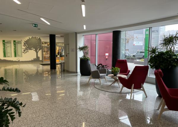 *Administratívne priestory v BBC1, 6.posch., blok B