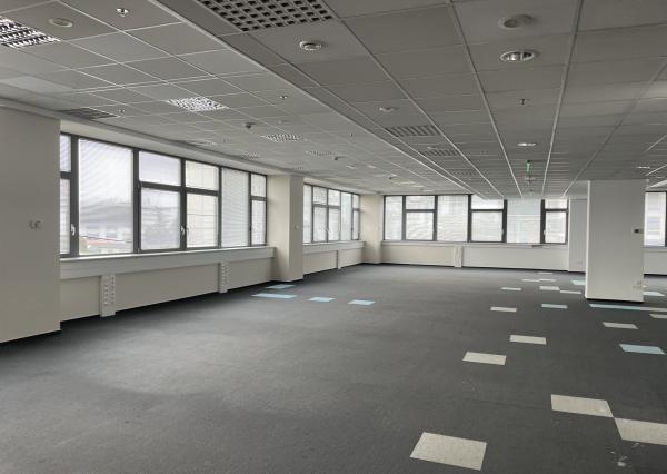 *Reprezentatívne administratívne priestory v BBC5, blok A, 7.p.