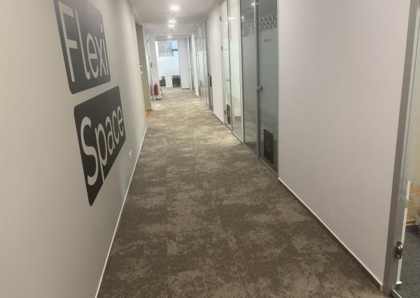 *Reprezentatívne kancelárie pre 3 osoby, BBC5, FLEXIFLOOR