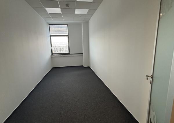 *Reprezentatívne kancelárie pre 3 osoby, BBC5, FLEXIFLOOR