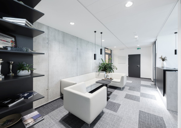 *Reprezentatívne administratívne priestory pri Kuchajde, 17. posch,1237 m2