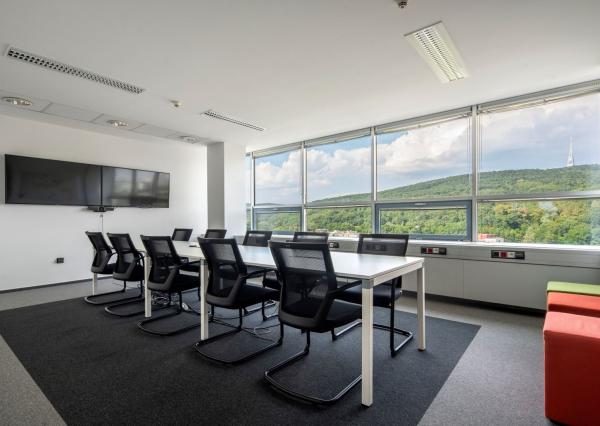 Administratívny blok - 6 kancelárií  v modernej budove