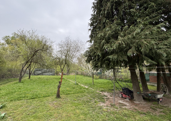 Pekný rodinný dom s veľkým pozemkom