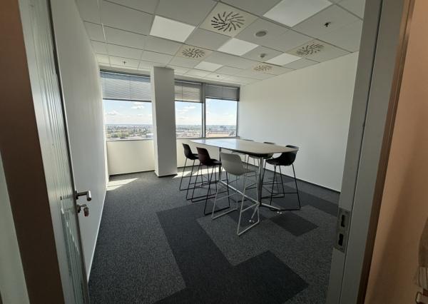 Reprezentatívne administratívne priestory pri Kuchajde, 16.p.,247m2,unit B