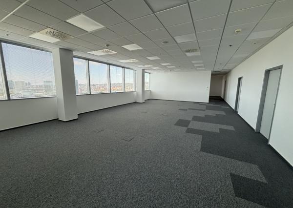 Reprezentatívne administratívne priestory pri Kuchajde, 16.p.,285 m2,unit C