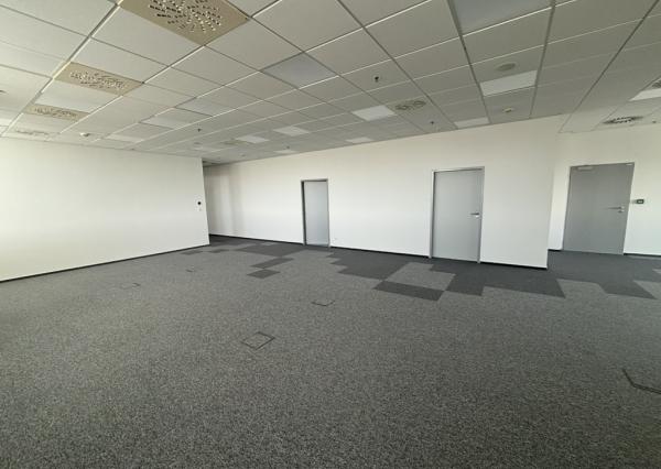 Reprezentatívne administratívne priestory pri Kuchajde, 16.p.,285 m2,unit C