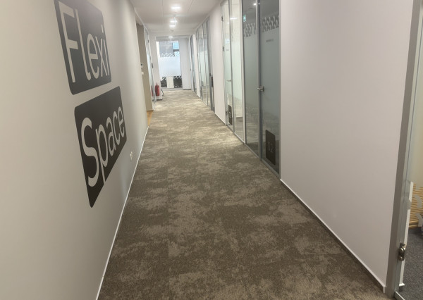 Reprezentatívna kancelária pre 3 osoby, BBC5, FLEXIFLOOR