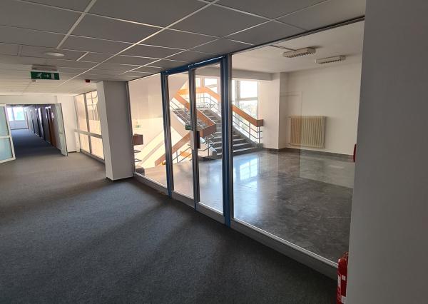 *Dvojkancelária v administratívnej budove na Kramároch