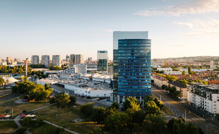 *Kvalitné kancelárie pri Kuchajde - Polus Tower 1, 15. posch. - fotografia 7