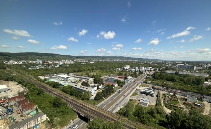 Reprezentatívne administratívne priestory pri Kuchajde, 16. p.,191 m2 - fotografia 13