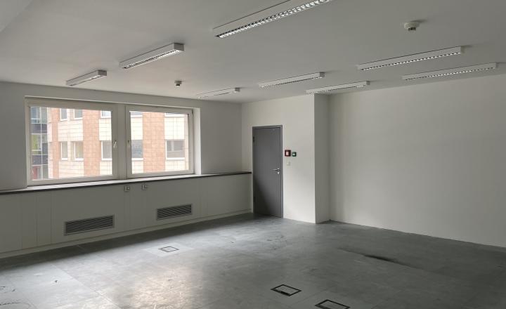 Samostatný administratívny celok v BBC1, 6.p., blok A, 85 m2 - fotografia 4