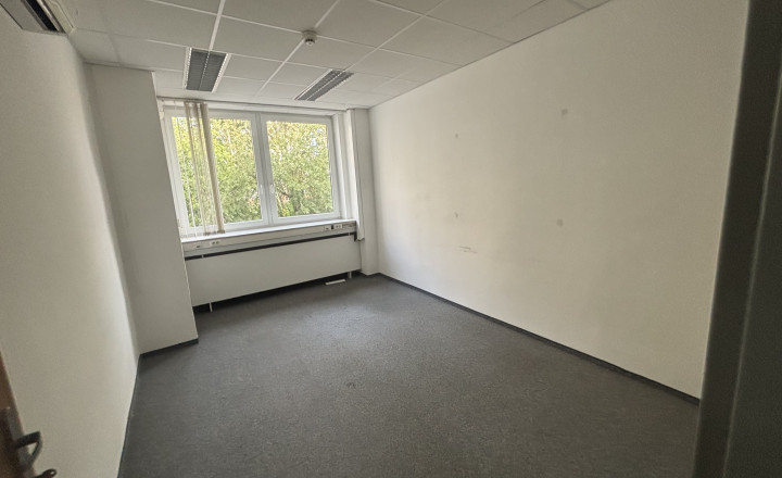 Samostatný kancelársky celok 150 m² s vlastným vstupom - fotografia 4