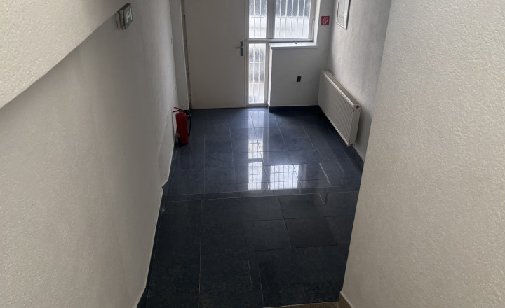 Samostatný kancelársky celok 150 m² s vlastným vstupom - fotografia 3