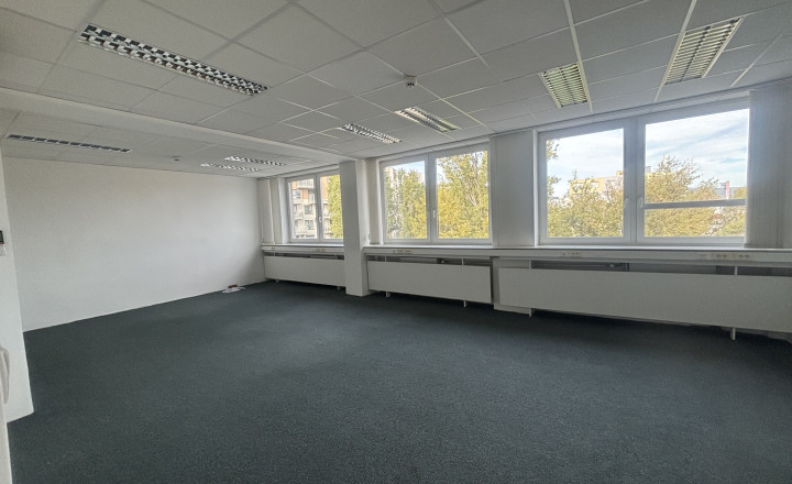Klimatizovaná kancelária 45 m²  pri Štrkoveckom jazere - fotografia 1