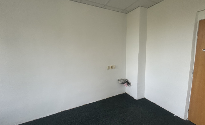 Klimatizovaná kancelária 45 m²  pri Štrkoveckom jazere - fotografia 3
