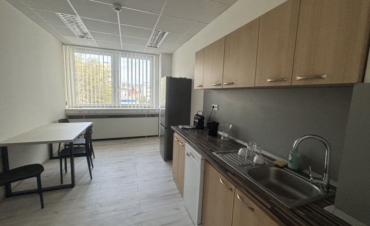 Klimatizovaná kancelária 45 m²  pri Štrkoveckom jazere - fotografia 2
