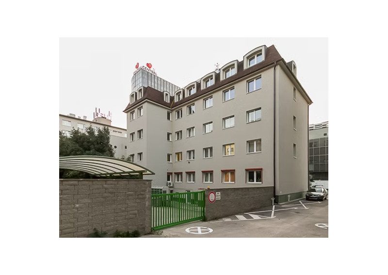 Samostatná malá kancelária pri OC Centrál