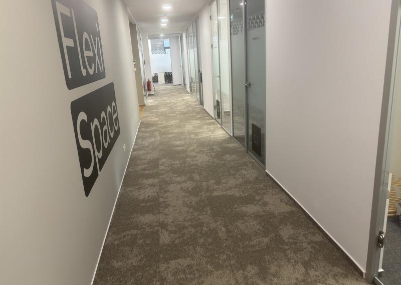 Reprezentatívna kancelária pre 3 osoby, BBC5, FLEXIFLOOR