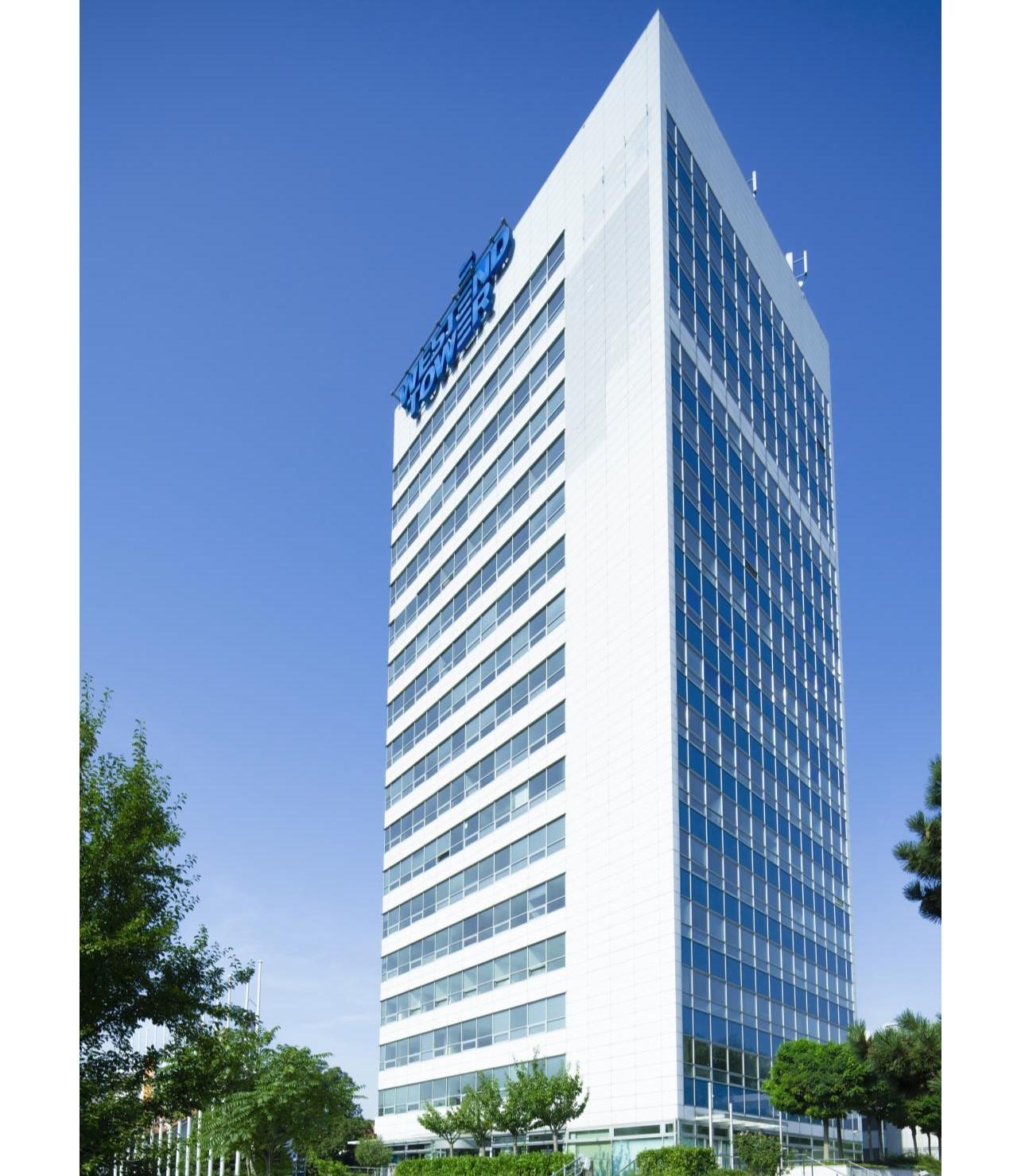 Malá kancelária v modernom objekte na Patrónke, 15,7 m2, 5. posch.